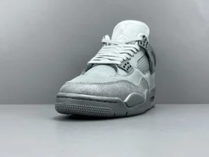 Air Jordan 4 SE Soke Gr sneaker in gray colorway, showcasing detailed upper material and iconic design elements, ideal for sneaker enthusiasts and potential buyers.