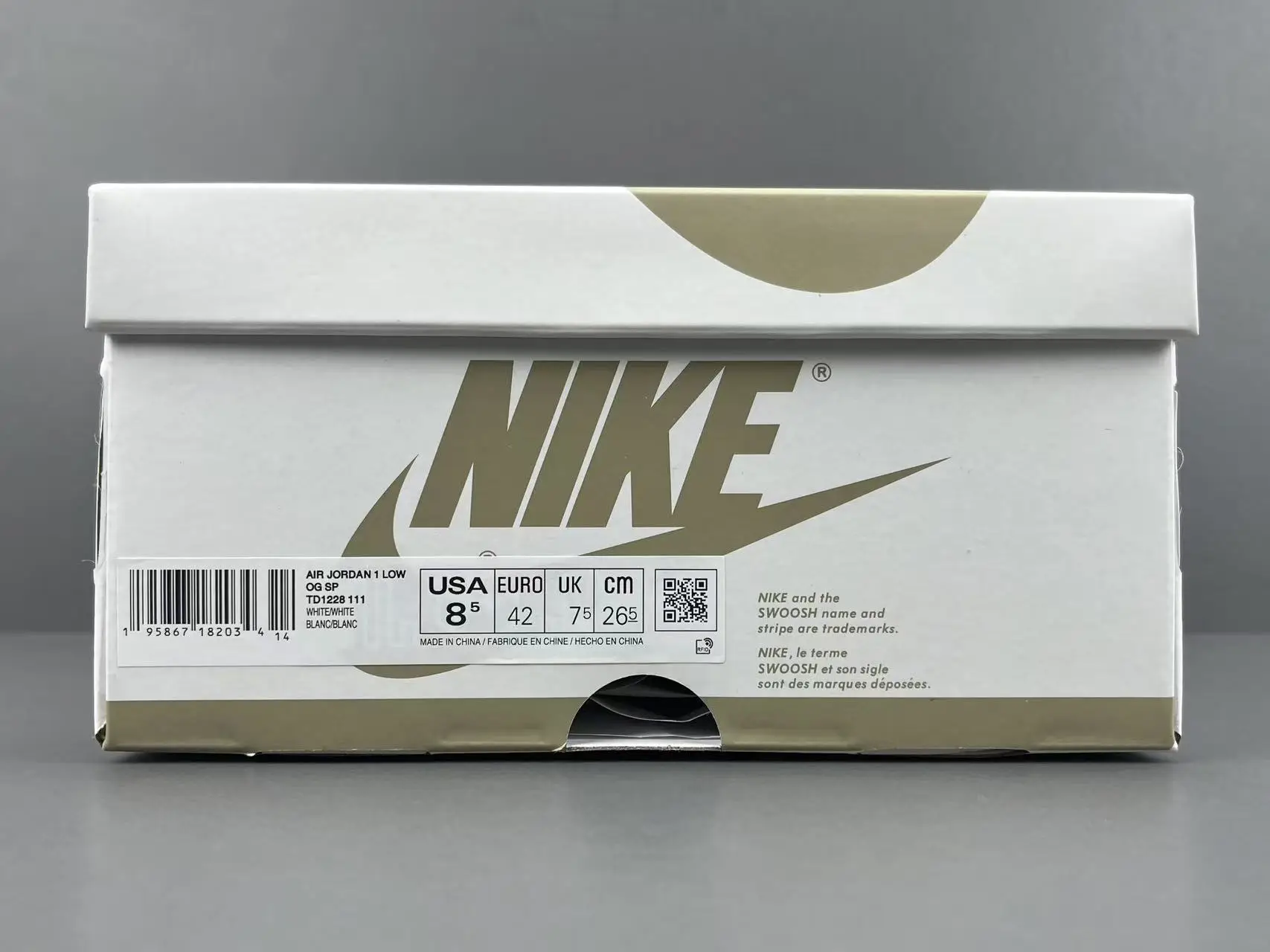 Nike Air Jordan 1 Low OG SP White White leather sneakers in size 8.5 US with beige box