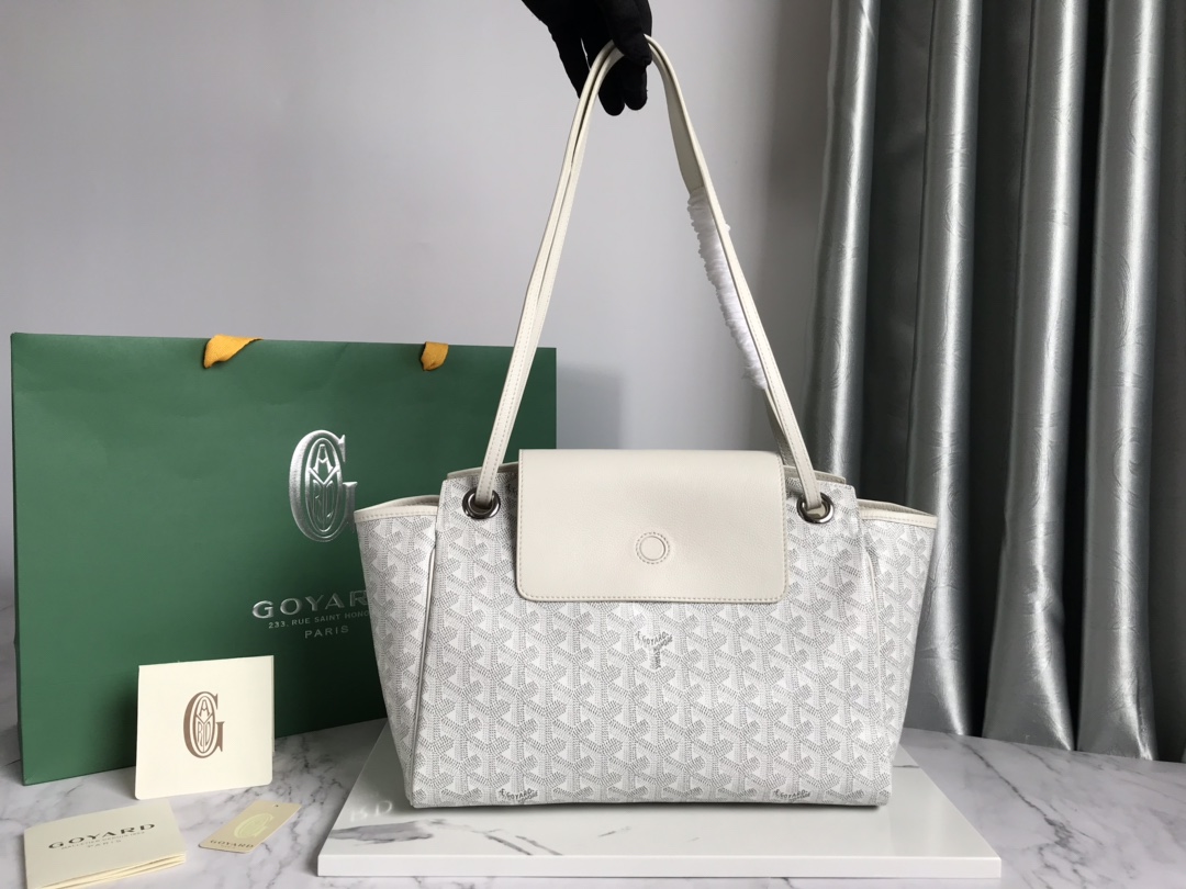 Goyard's All-New Rouette Unwavering