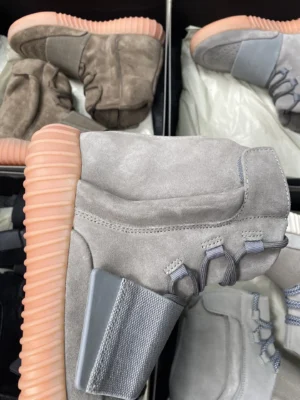 Adidas Yeezy 500 High Slate gray suede sneakers gum rubber sole and reflective details