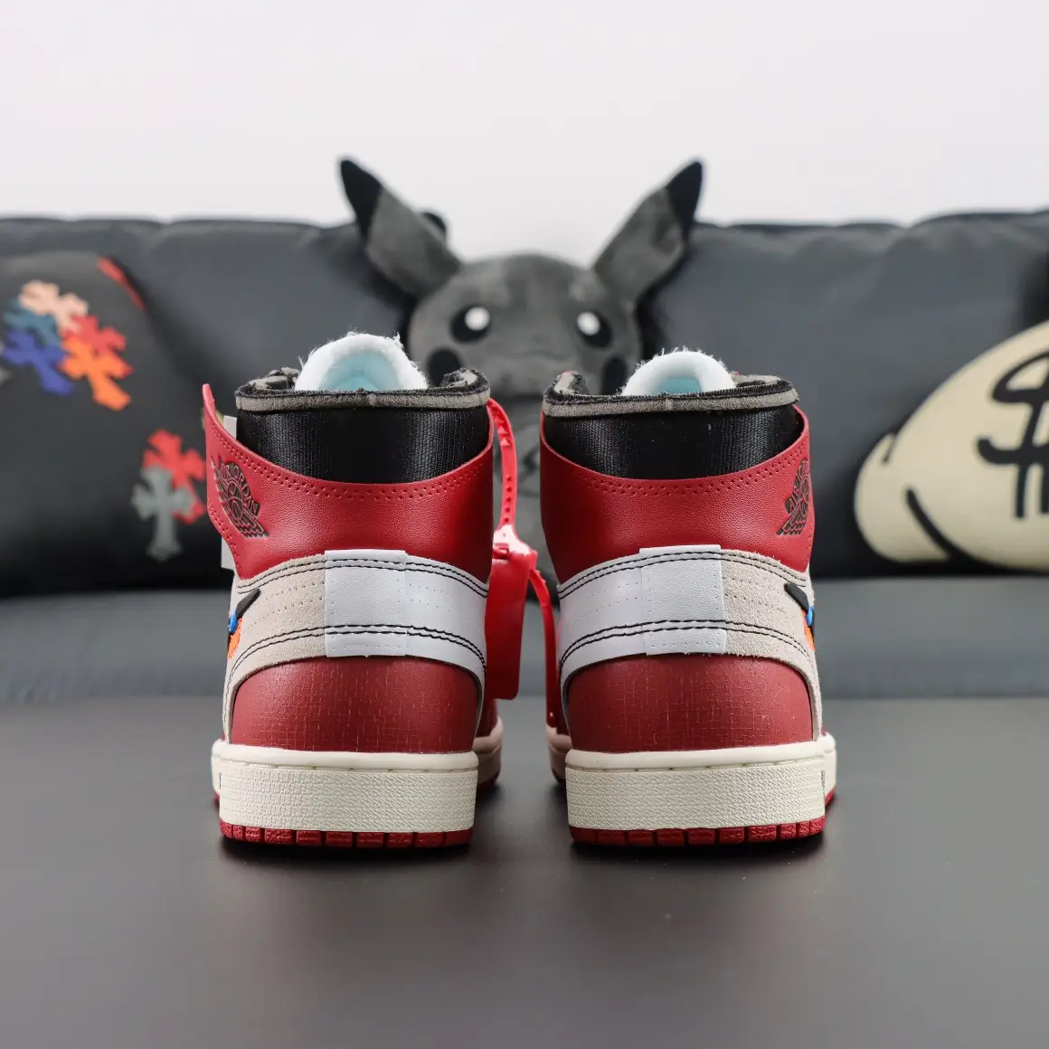 Nike Air Jordan 1 High OG Union LA Chicago red white black leather sneakers rear view