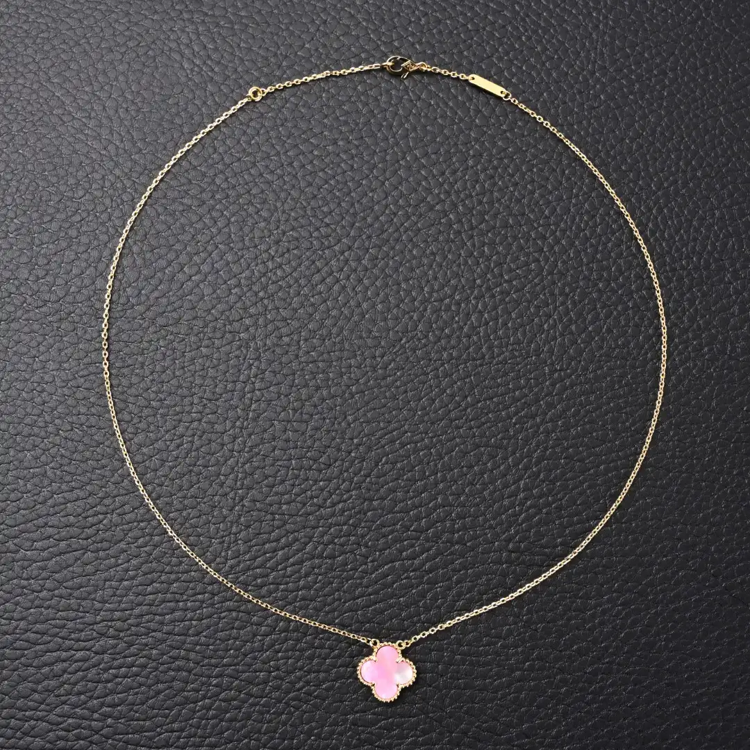 Van Cleef&Arpels VCA Classic Clover Item