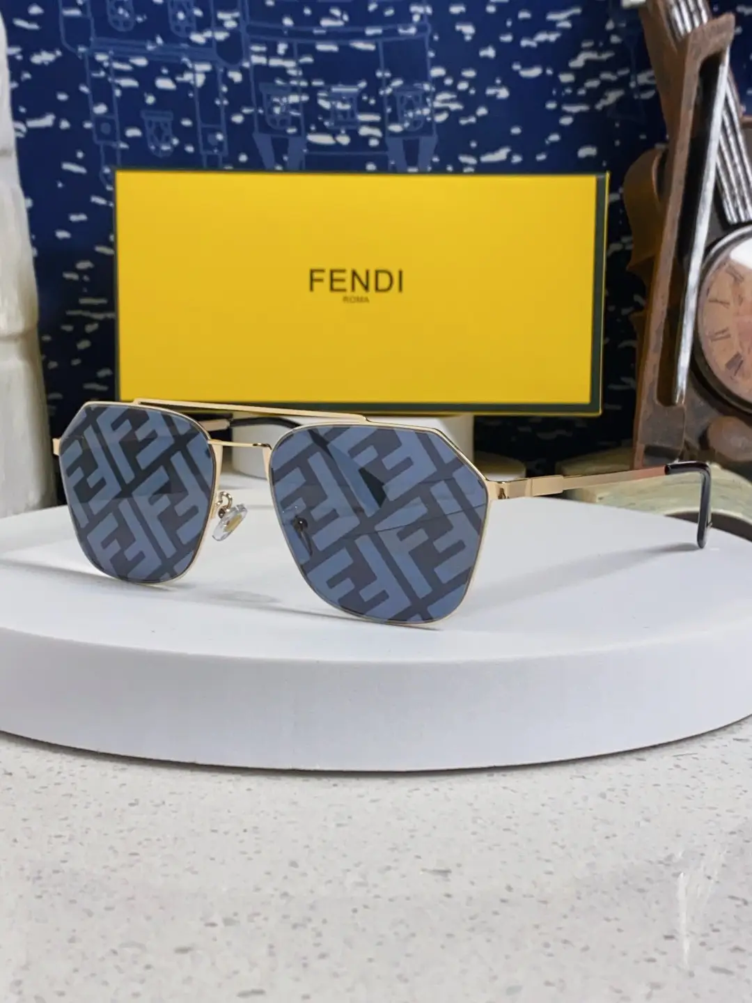 Fendi 2026 new letter sunglasses European and American fashion sunglasses lightweight personality frame
