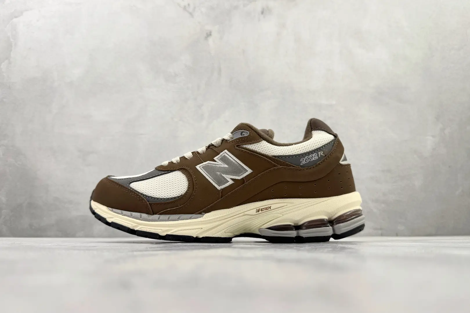 New Balance NB 2002R 棕灰
*34A6