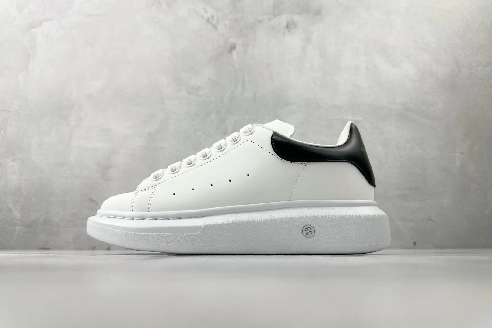 Alexander McQueen   Oversized