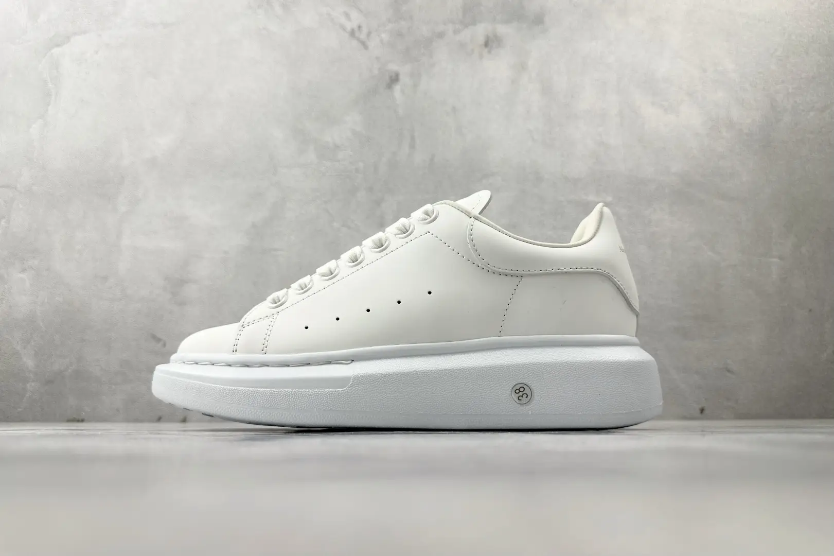 Alexander McQueen   Oversized
