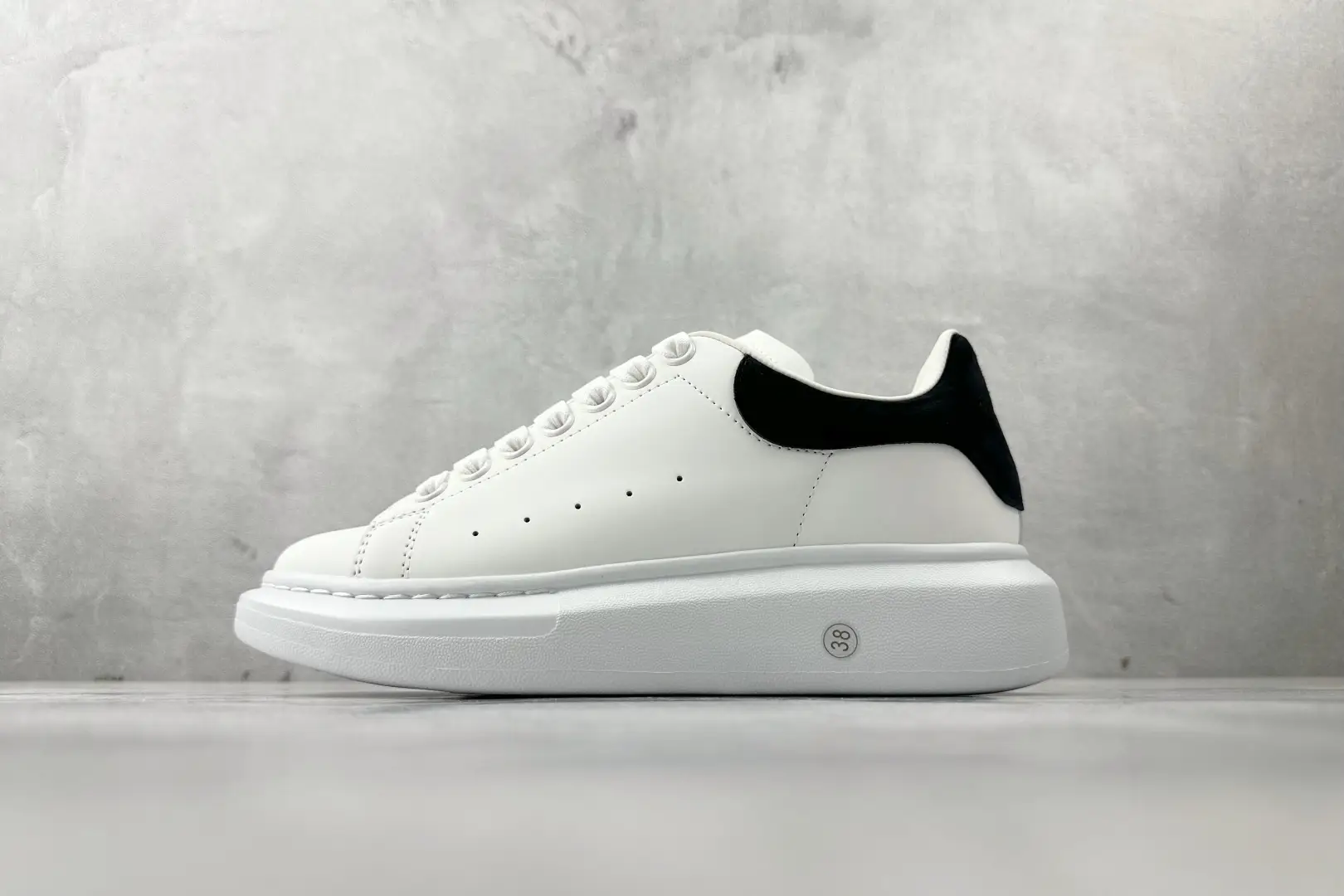 Alexander McQueen   Oversized