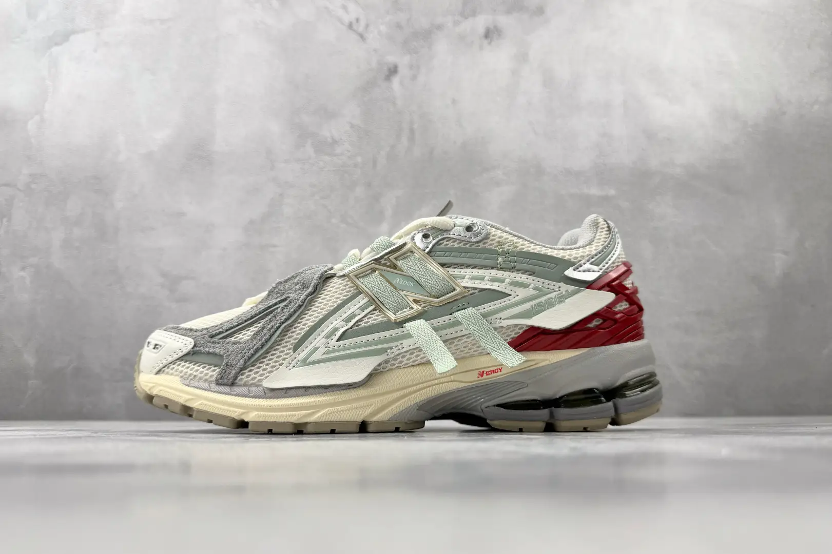 New Balance 1906 meters green red
*39A6136
