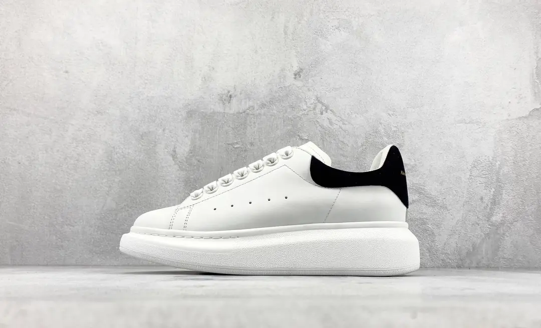 Alexander McQueen
Authentic order special channel
