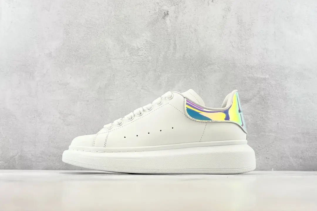 Alexander McQueen Laser
Size：3