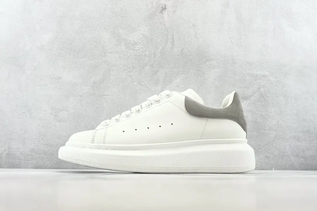 Alexander McQueen Grey Tail
Size：3