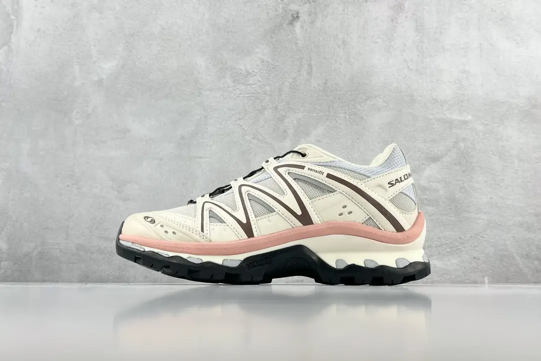 Salomon XT Quest white champagne color
*45A6145