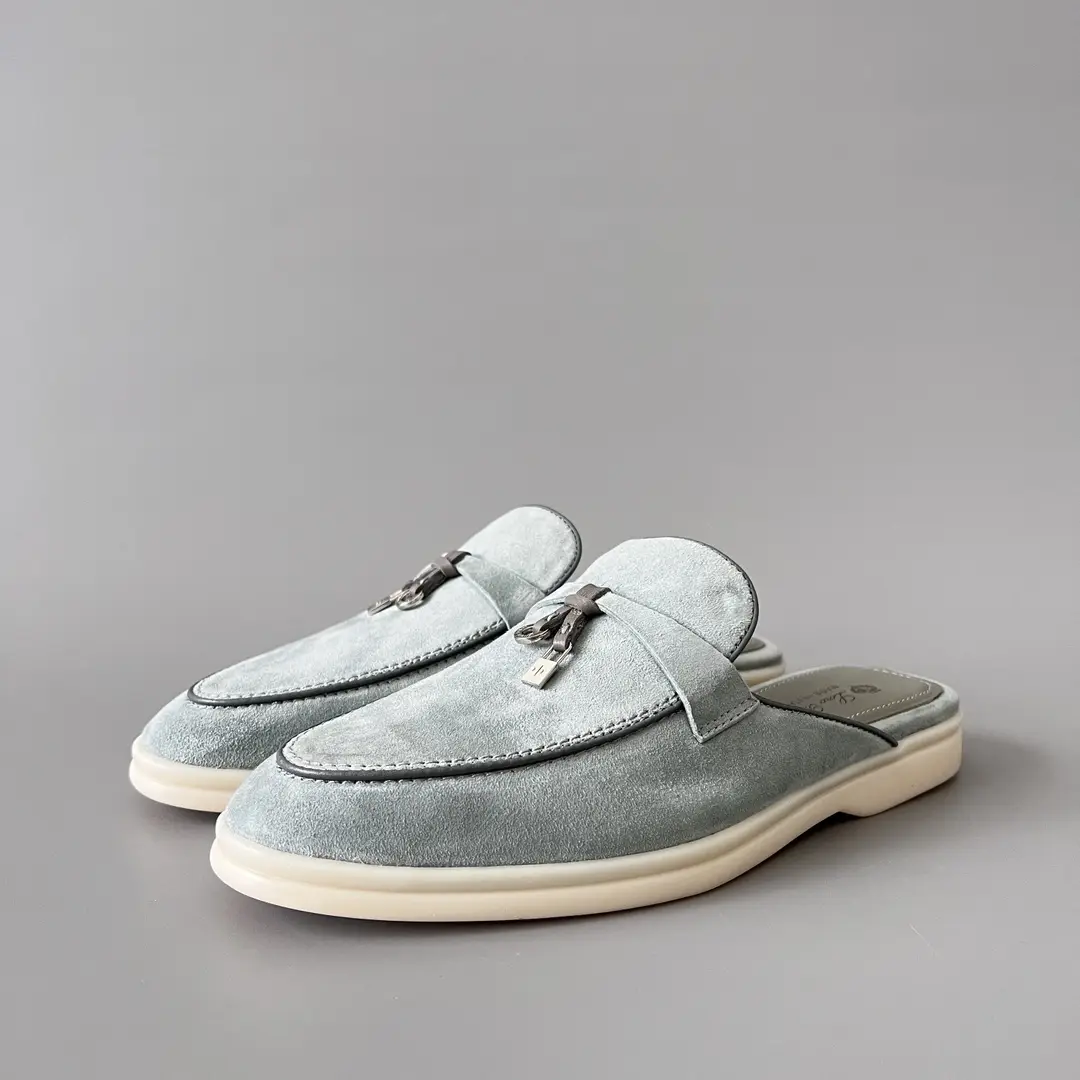 Loro Piana, round headed, low top, half dragged eucalyptus color,
Code: 4