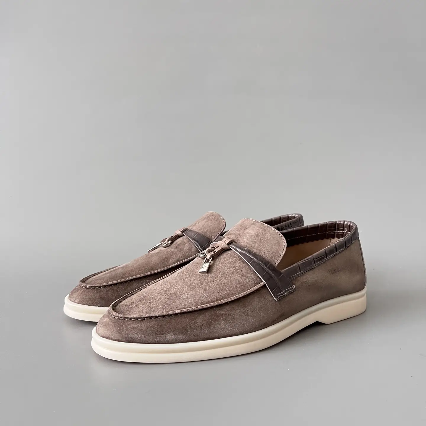 Loro Piana round toe low cut toe set for women's loafers with crocodile pattern.