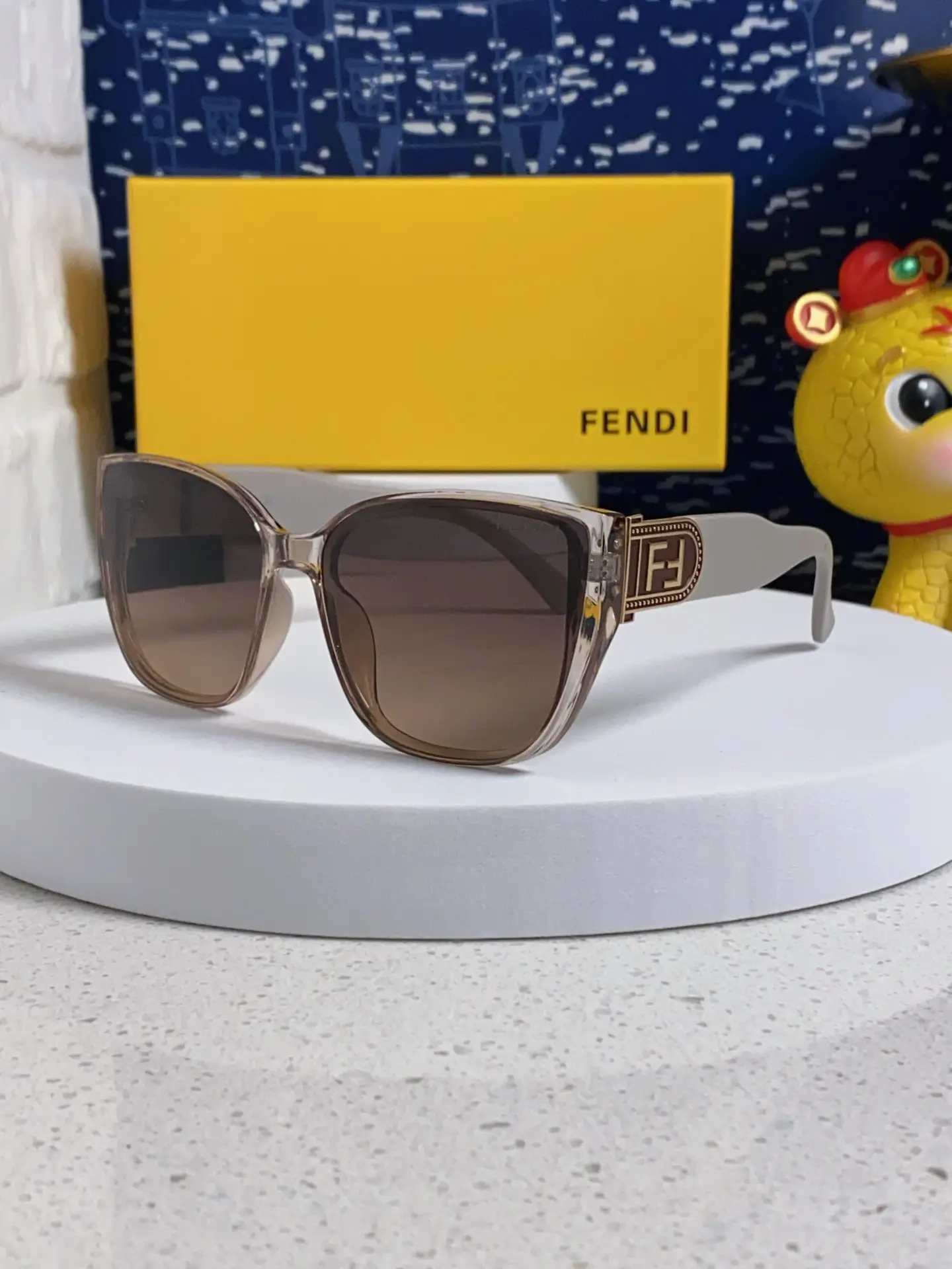 Fendi 2026 New Polarized Cat Eye Sunglasses for Women, Round Face, UV Resistant Sunglasses