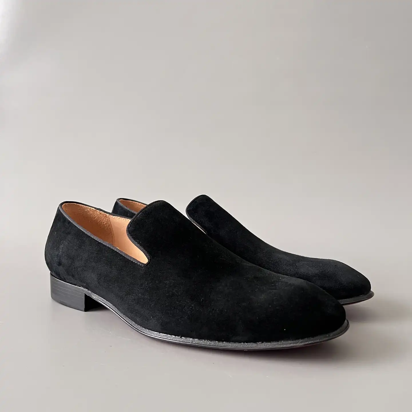Christian Louboutin Bull Jing Round Head Foot Set Comfortable Air
