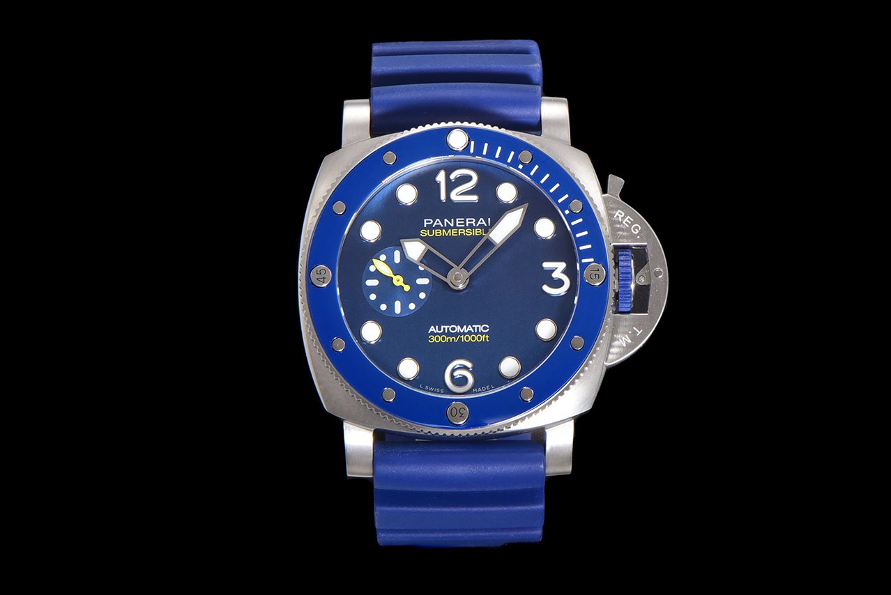 Panerai Submersible QuarantaQuattro Mike Horn Limited Edition Blue Dial Watch PAM01676