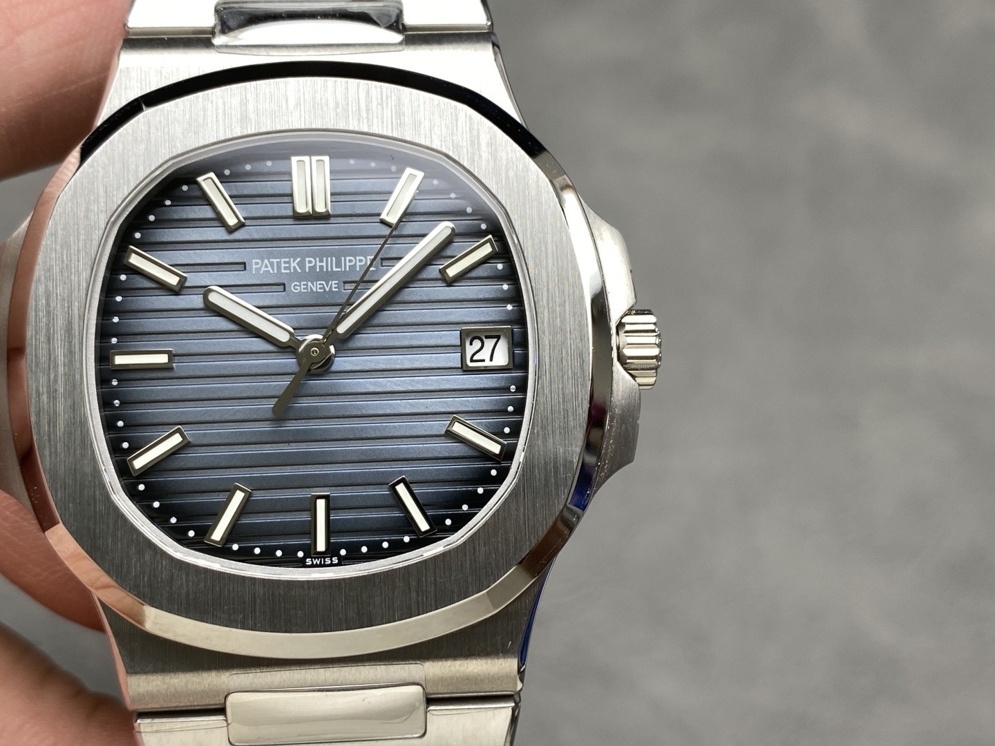 Patek Philippe Nautilus 5711 Blue Dial Replica Premium 40MM Steel Bracelet Watch