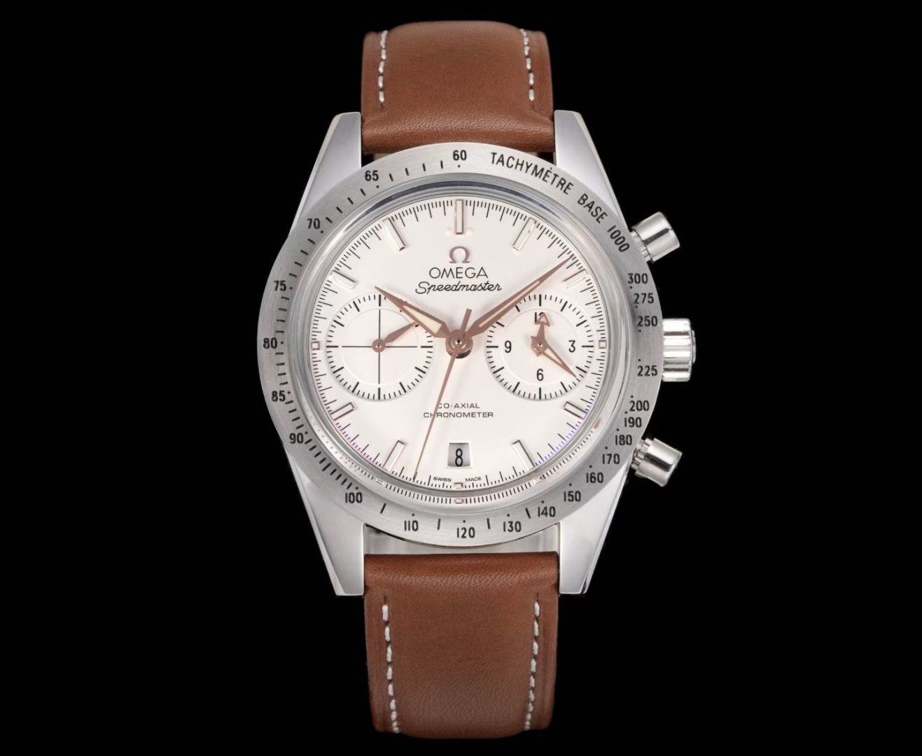 出品 皮带 白 1750 金 1800
钢带 白 1850 金钢带 1900
TVS 欧米茄 OMEGA 超霸系列OB2 超霸57系列 331.10.42.51.01.002 自动机械计时表
TVS Factory1-1独家自主研发9300机芯功能与原装一致，双T黑摆轮机芯。3点位表盘为12小时计时盘与60分钟计时盘，9位为小秒盘
表径41.5mm，精钢材质打造的表壳表带，黑色表盘搭配涂覆莹光物料的时分指针。锅盖玻璃镜面竟现高清透明度
「TVS出品，必属精品」S1精致推荐男士多功能机械腕表
立即抢购
立即抢购