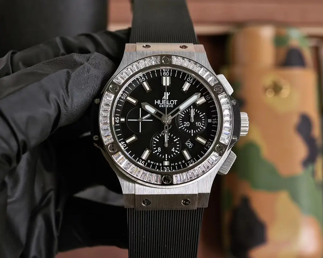 Hublot Big Bang Chronograph Black Dial Diamond Bezel Rubber Strap 44MM