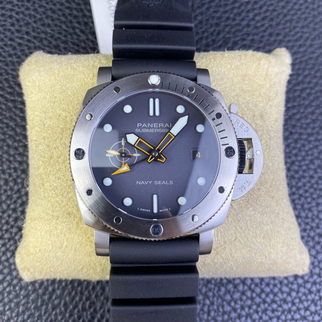 Panerai Radiomir Submersible Pam1323 Titanium Alloy Casing Gradient Dial Movement Edition PA-1323-TI-GRD-44
