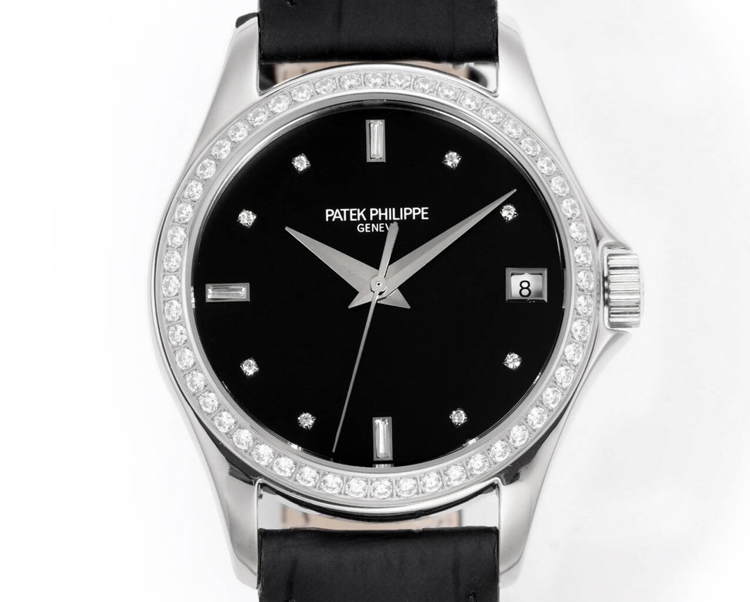 GR心诚所致，震撼推出精细美学代表之作——Patek Philippe古典系列——5127
【精彩细节】腕表尺寸37mmX9.5mm  薄而有质
1.表壳慢工出细活，极致打磨，独家还原出正品的完美比例和特有质感。
2.刻度，指针采用最新的贵金属电镀技术加持，效果更佳出彩！
3.“锅盖型”微凸表镜，版型与正品一致，效果通透，辨时清晰。采用定制版Cal.324——更薄，更稳，更像。
【表带】经典意大利小牛皮表带，纹路清晰，质感上乘。针式表扣打磨齐整光亮，通用原装无压力。
高贵如斯，经典永恒，一旦拥有，别无所求。