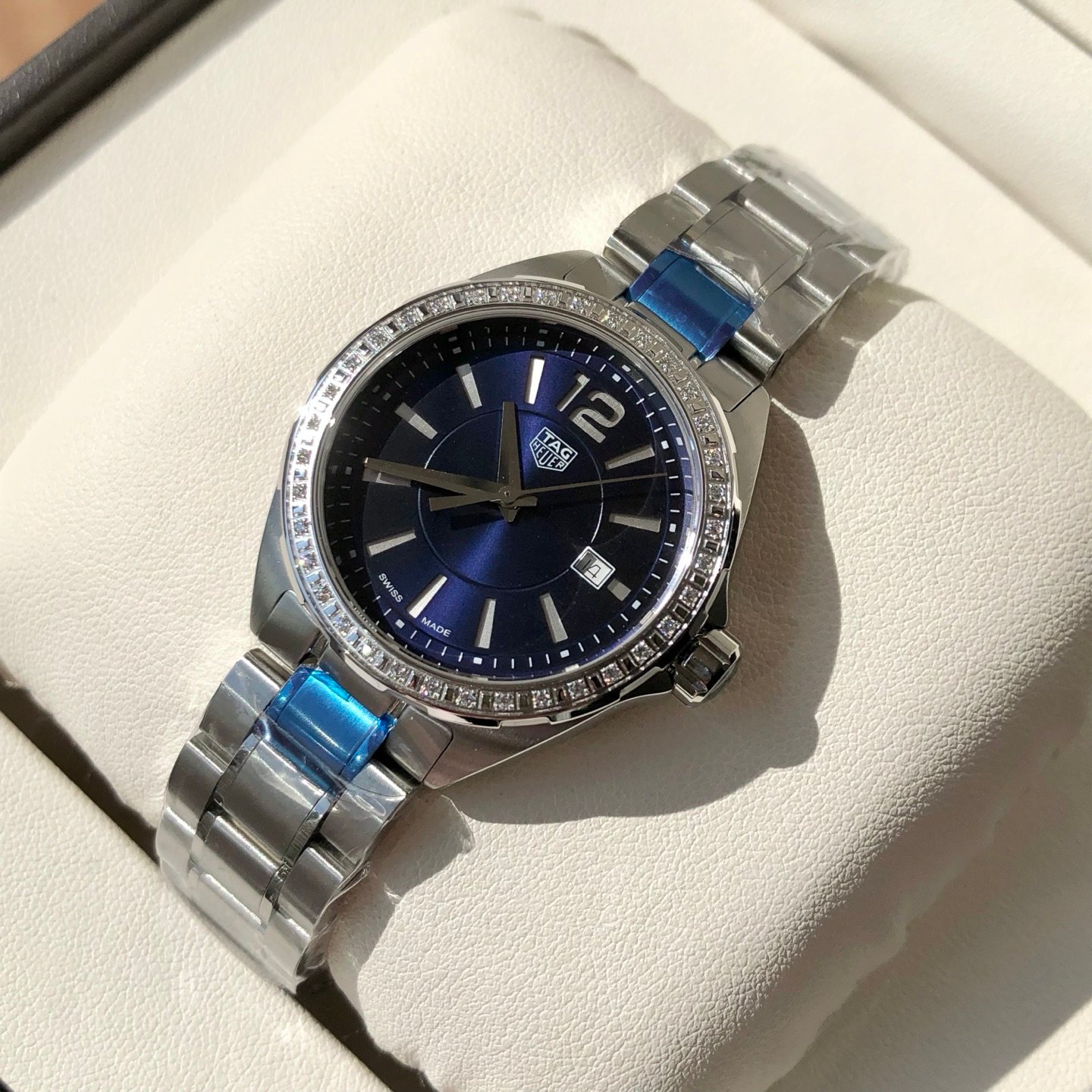 TAG Heuer Carrera Women's Quartz Watch 32MM Deep Blue Dial Leather Strap Premium Edition TAG Heuer Carrera Women's Quartz Watch 32MM Deep Blue Dial Leather Strap Premium Edition