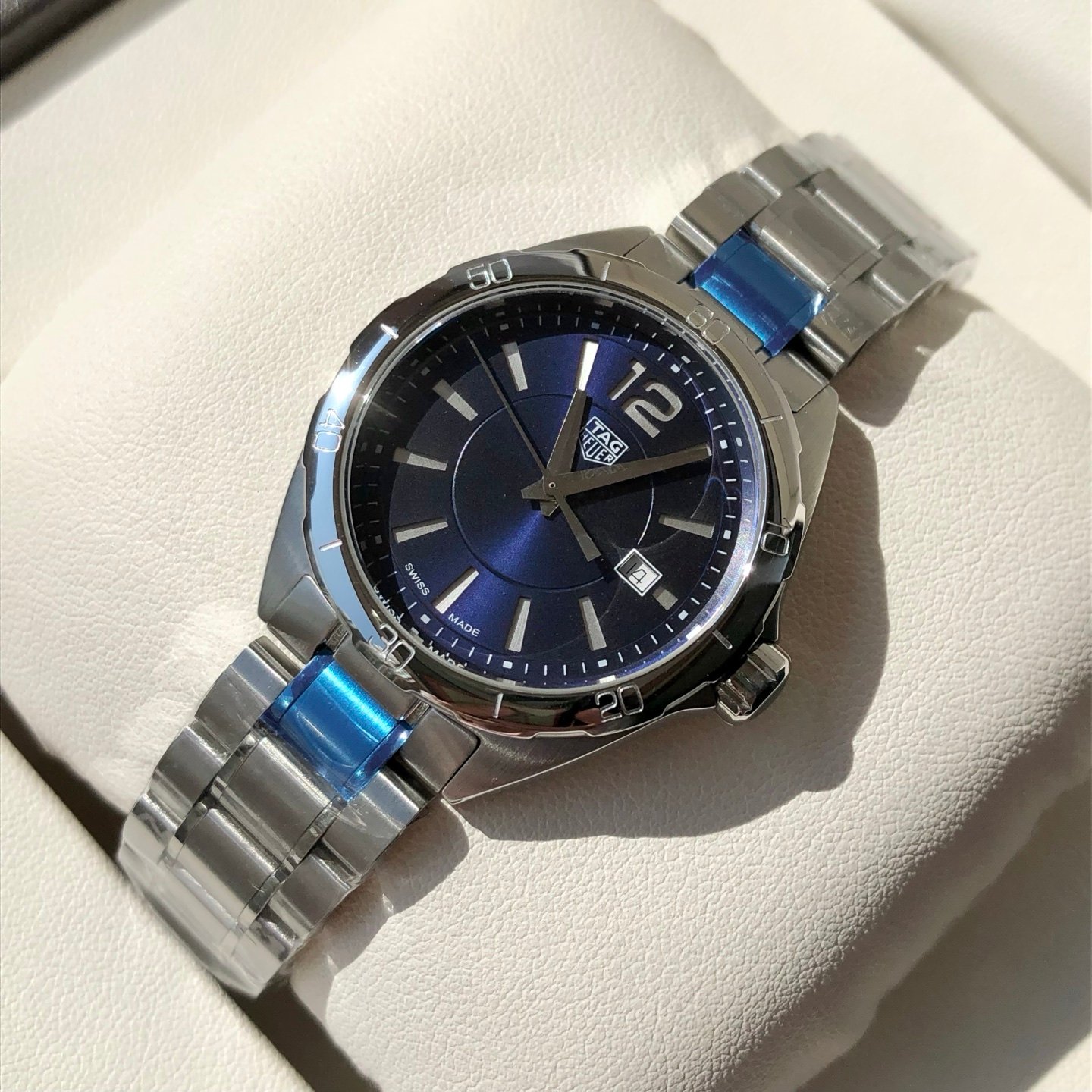 TAG Heuer Carrera Women's Quartz Watch 32MM Mother of Pearl Dial Original Material Strap Premium Edition