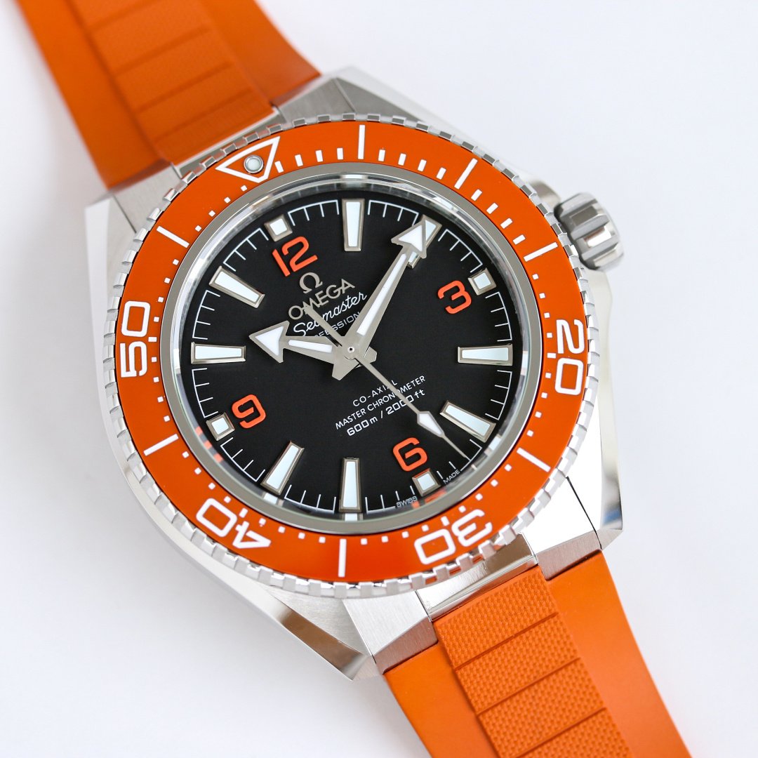 Omega Seamaster Planet Ocean 600M Co-Axial 8912 Black Dial Orange Ceramic Bezel Titanium Stainless Steel Case Orange Rubber Strap 42mm