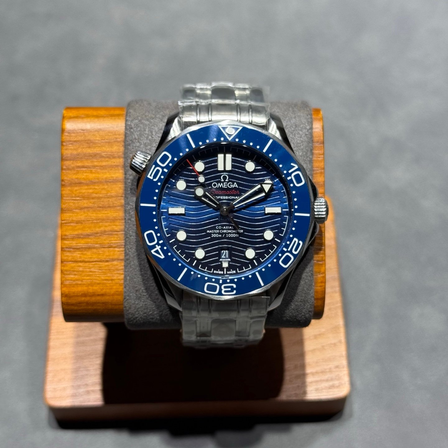 Omega Seamaster Diver 300M Master Co-Axial 8800 Blue Ceramic Dial Stainless Steel Bracelet 42mm 210.30.42.20.03.001