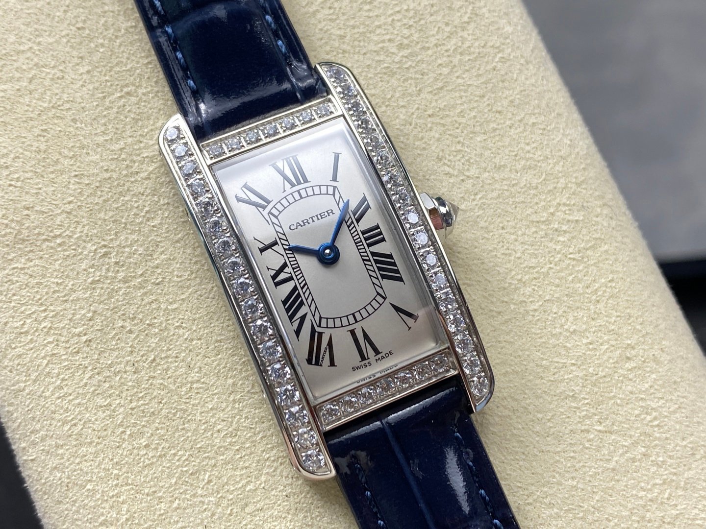 Cartier Tank Américaine Small Model White Gold 35.8mm WB707331