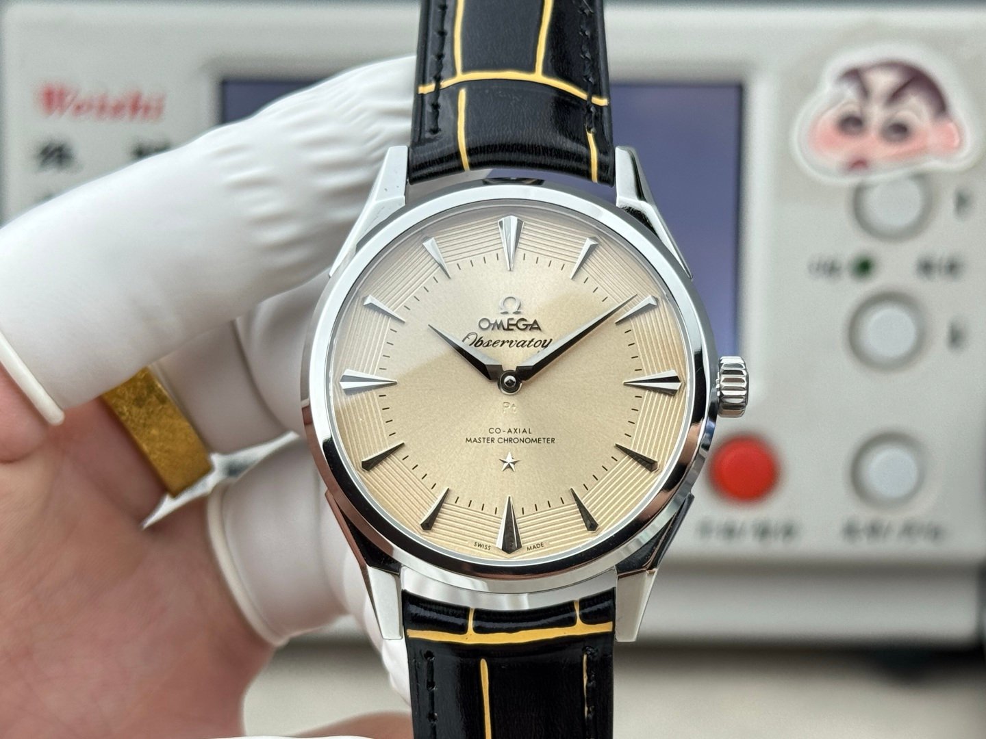 Omega Constellation Observatory Platinum Salmon Dial 39MM Leather Strap 140.93.39.21.99.001
