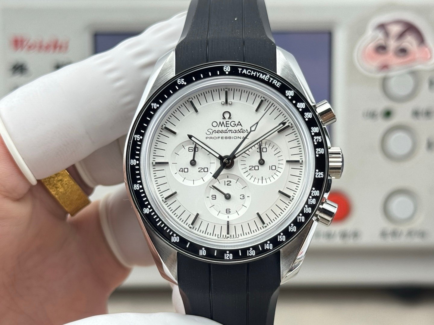 Omega Speedmaster Professional Moonwatch Steel White Lacquer Dial 42MM Black Rubber Strap 310.32.42.50.04.002