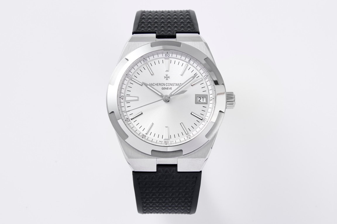 Vacheron Constantin Overseas Stainless Steel Silver Self-Winding Dial Rubber Strap 41MM  Ref. 4500V/110A-B127
