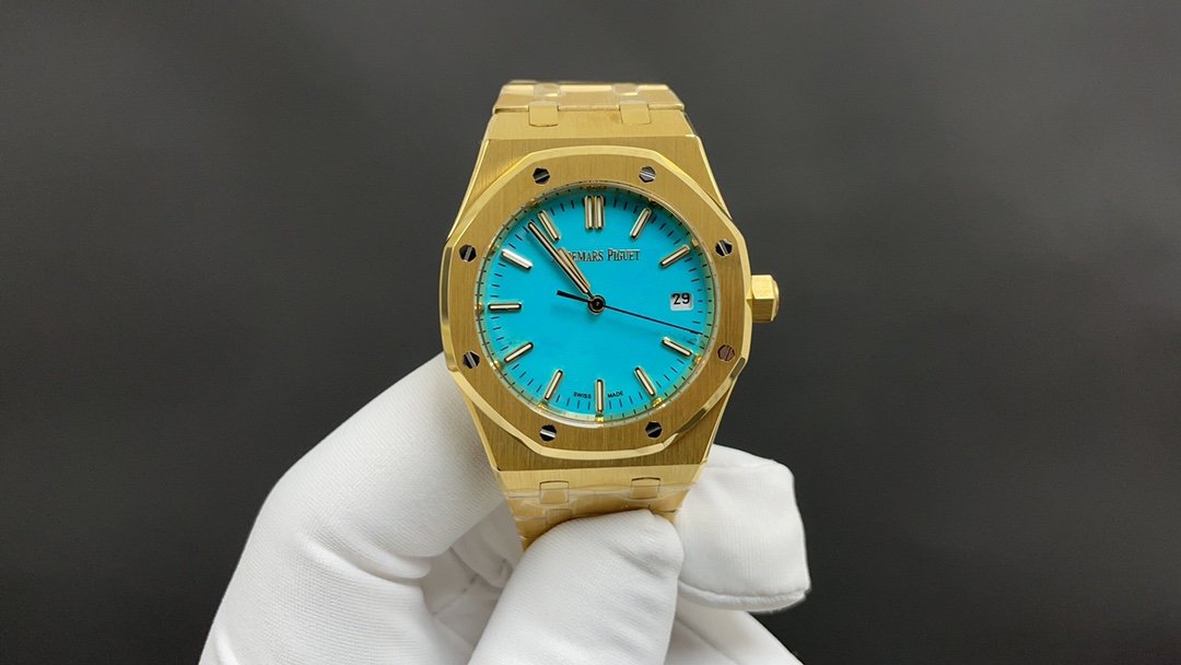Audemars Piguet Royal Oak Yellow Gold Selfwinding Turquoise Dial 37mm 15550BA.OO.1356BA.01