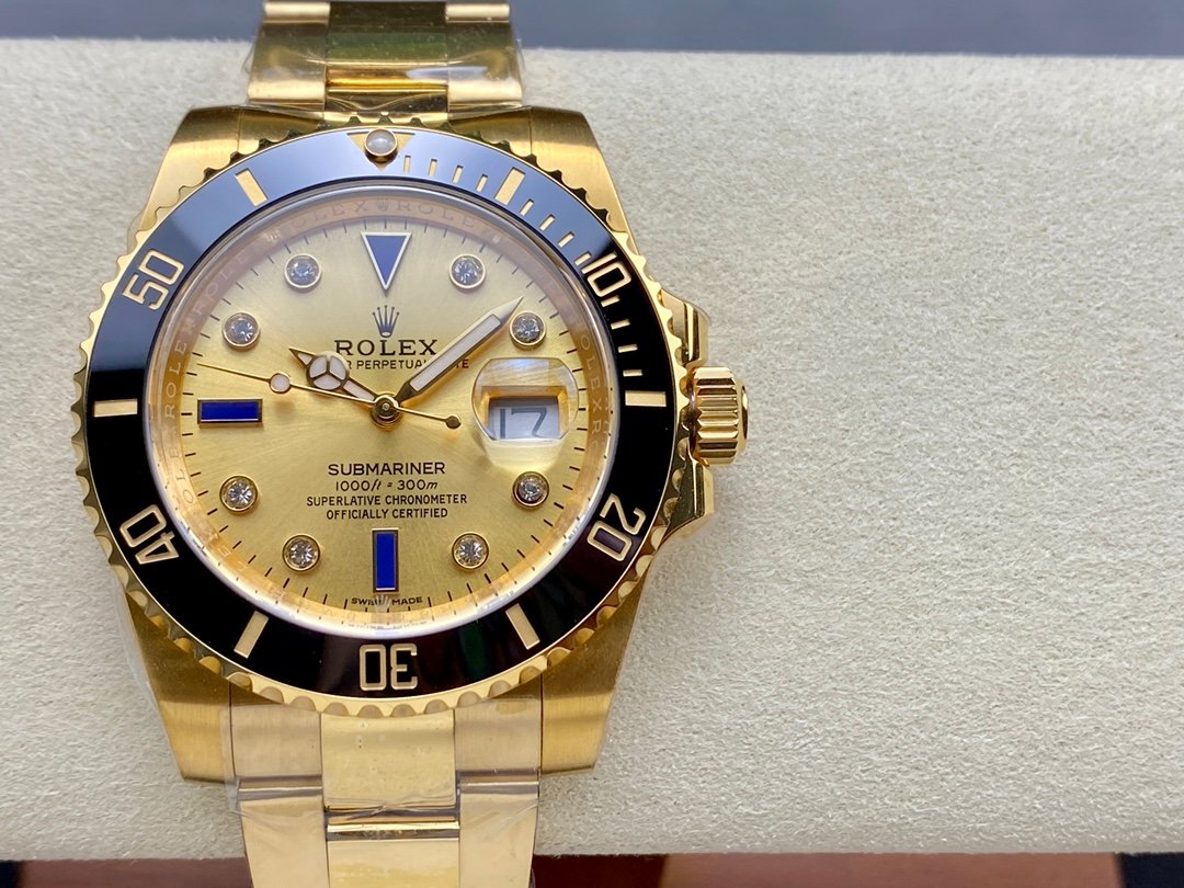 Rolex  Submariner 16618 Gold Serti Dial  40mm