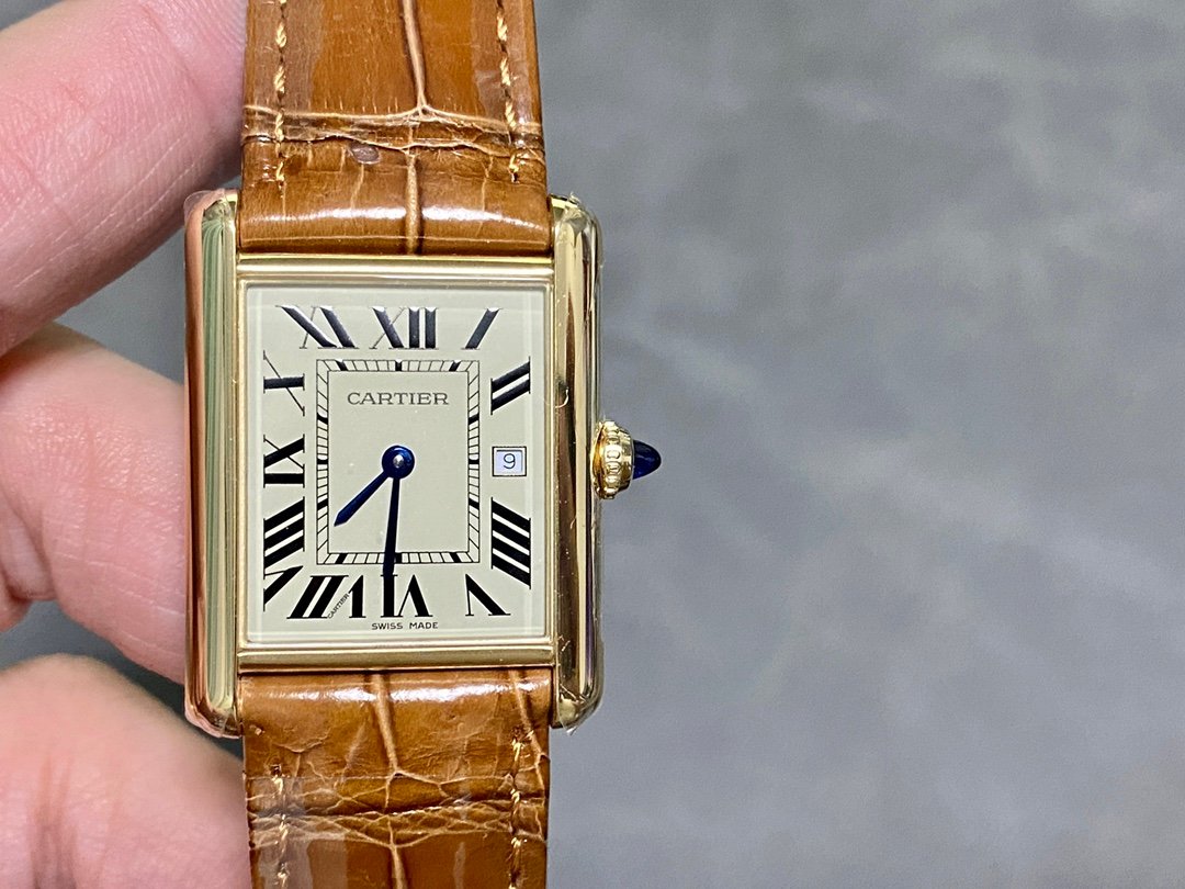 Cartier Tank Louis Cartier Yellow Gold Silver Dial 33.7MM CR-TNKLC-YG-DATE