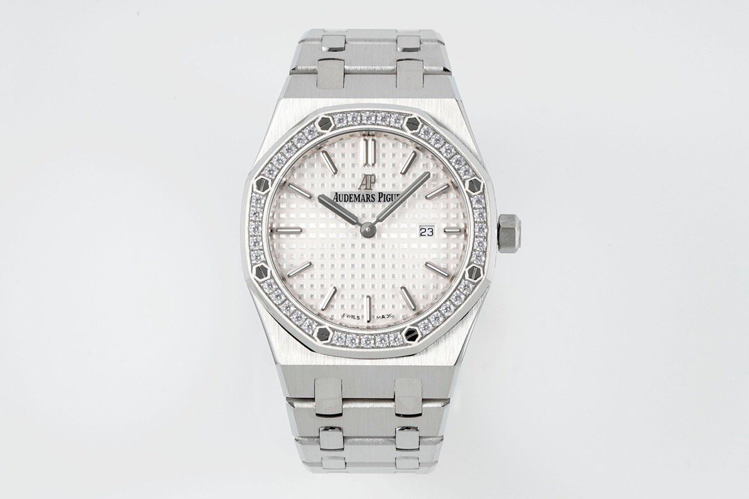 Audemars Piguet Royal Oak Stainless Steel Diamond Bezel Silver Dial 33mm 67651ST.ZZ.1261ST.01