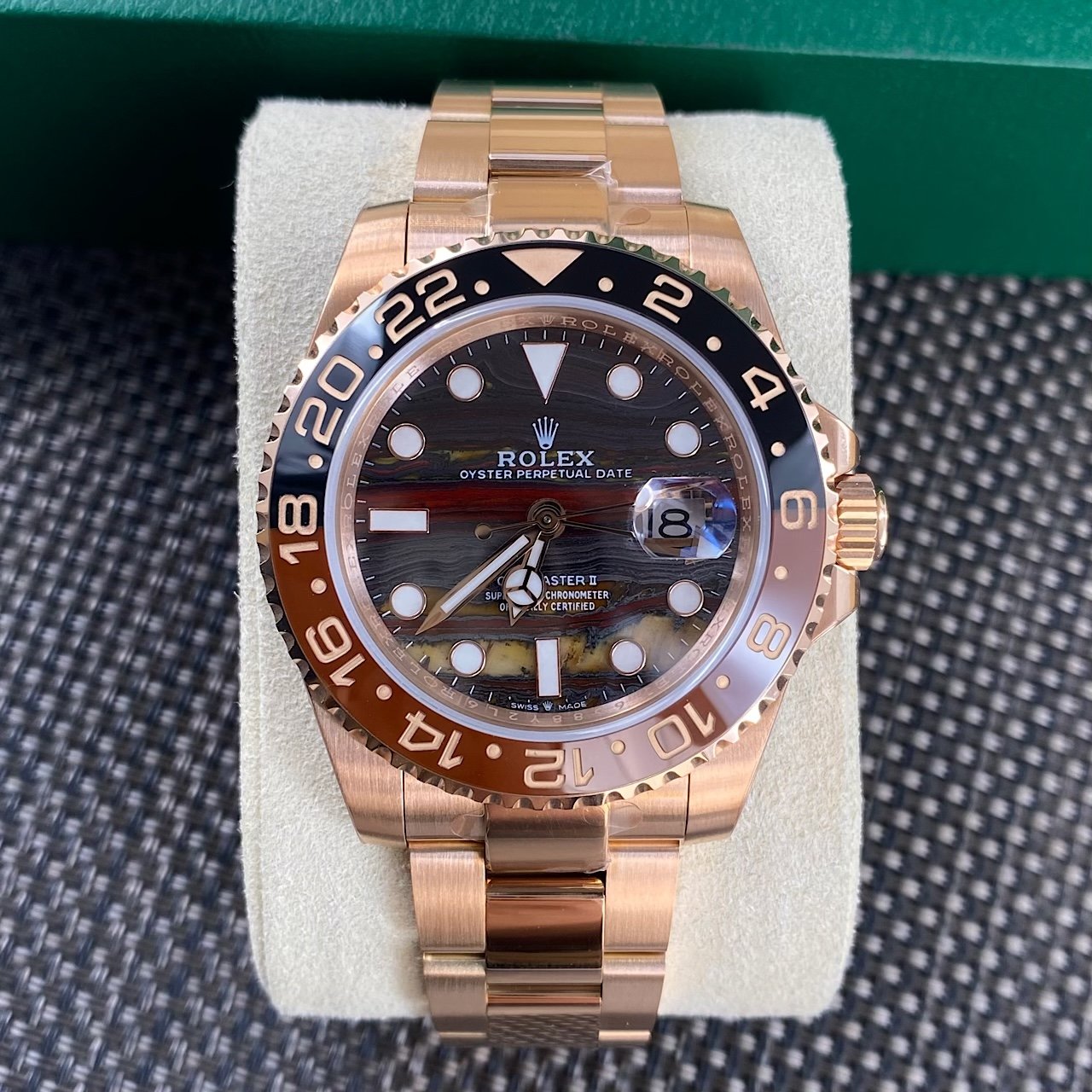 Rolex  GMT-Master II Everose  Tiger Iron  Oyster 40mm  126715CHNR-0002