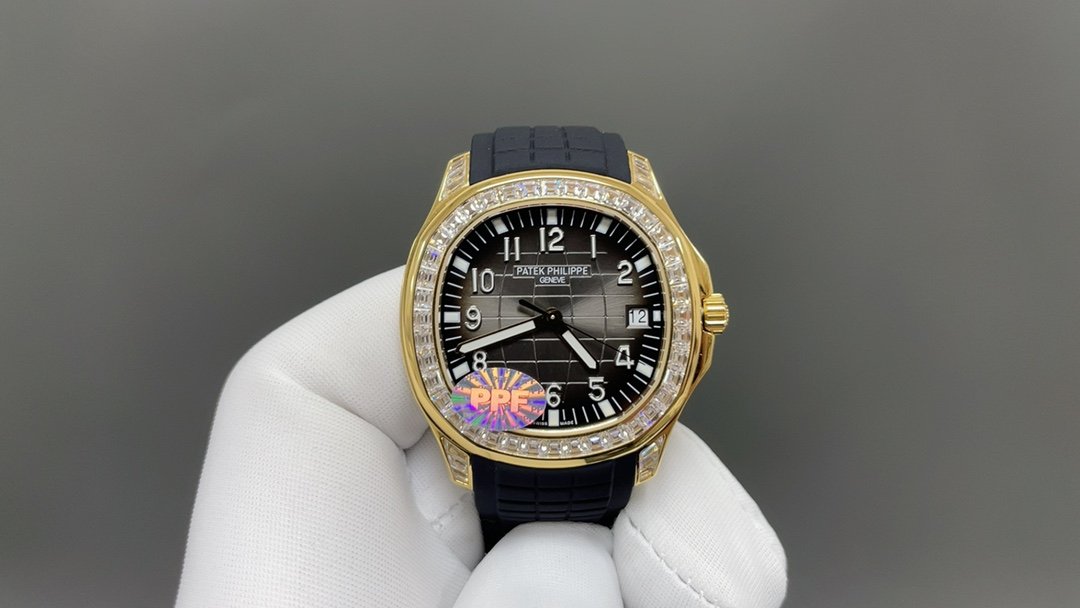 Patek Philippe Aquanaut Yellow Gold Diamond Bezel Black Dial 40mm 5167/300J-010
