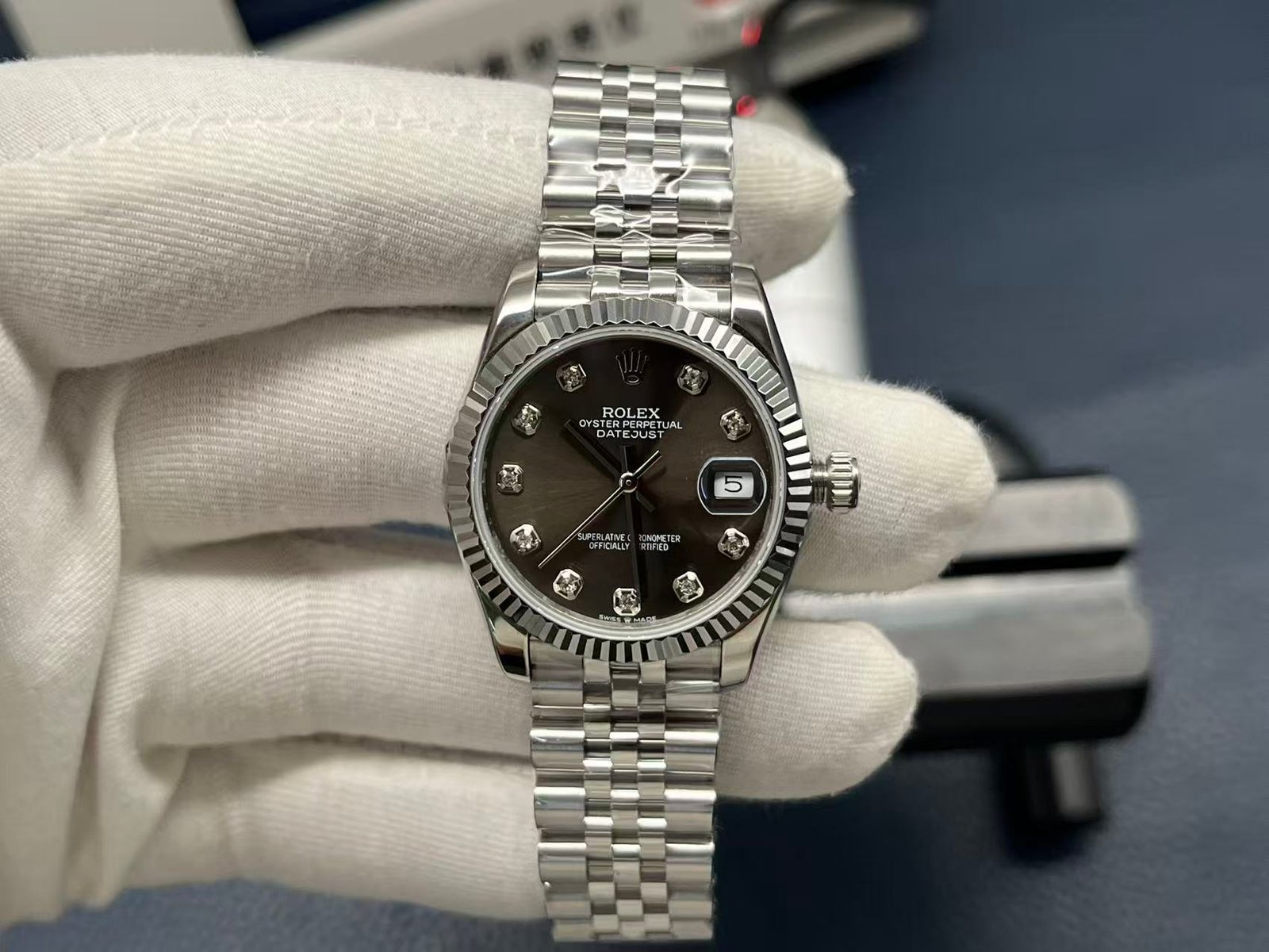 Rolex Lady-Datejust Stainless Steel Fluted Bezel Grey Diamond Dial Jubilee Bracelet 28MM 279174-0015