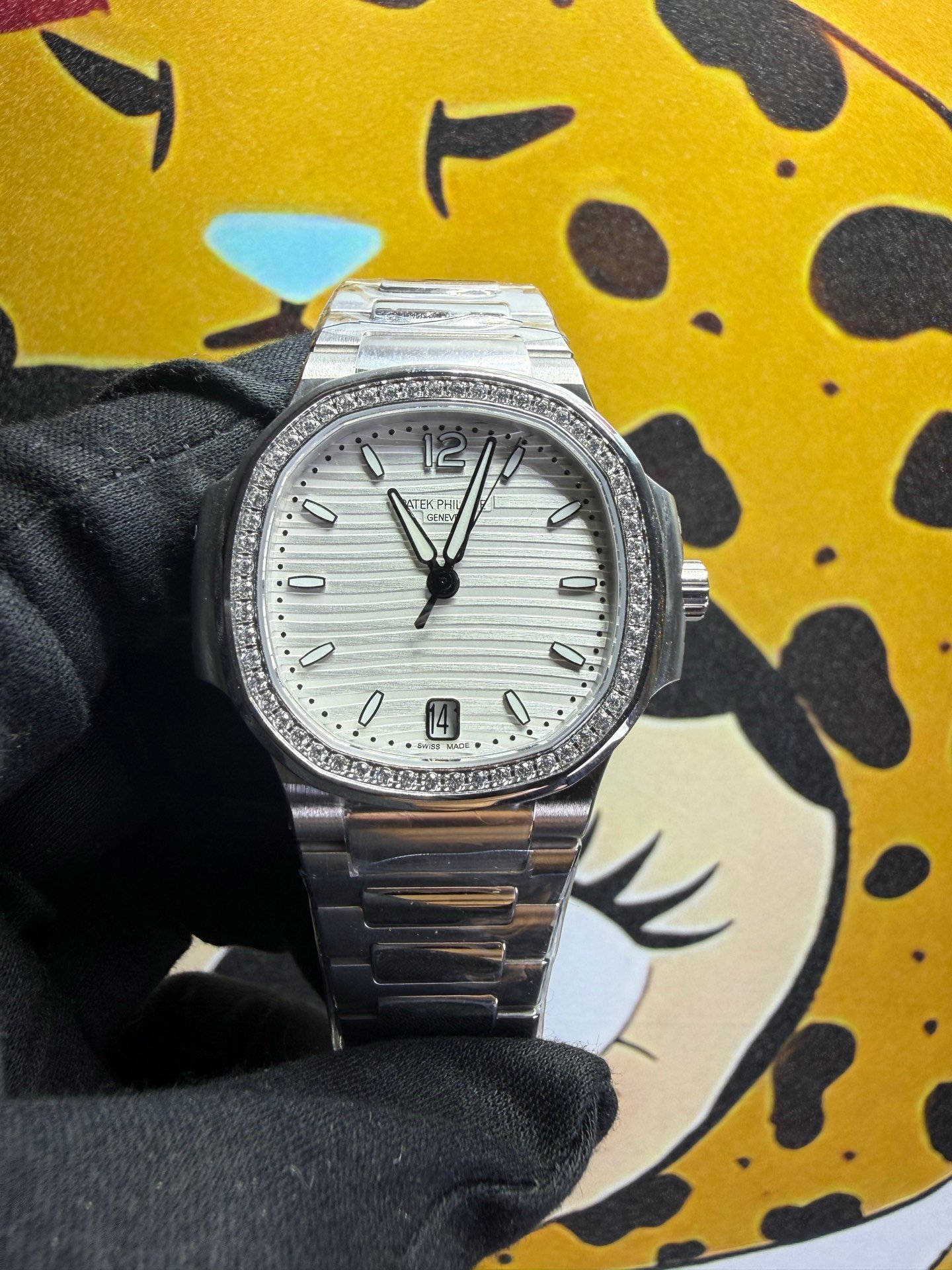 Patek Philippe Nautilus Steel Diamond Bezel Silver Dial 35.2MM Steel Bracelet 7118/1200A-010