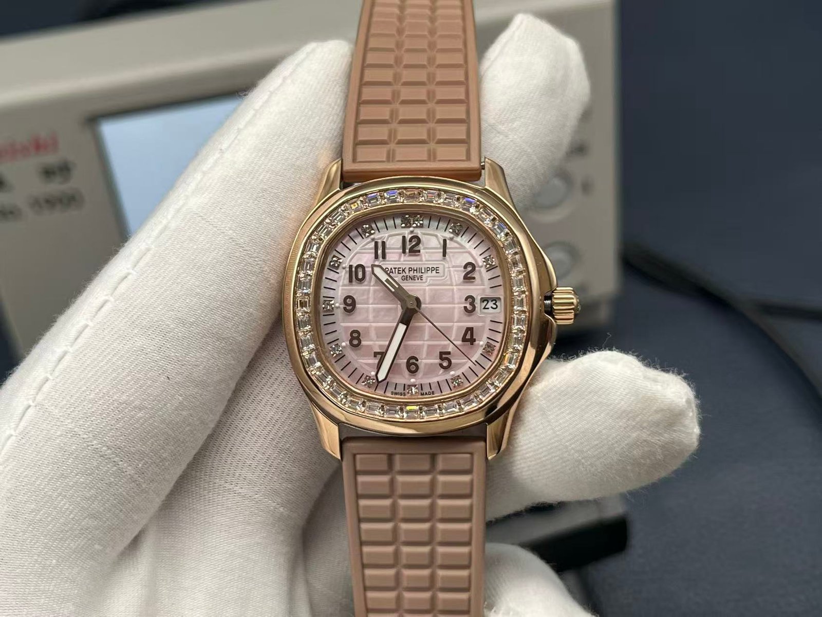 Patek Philippe Aquanaut Rose Gold Baguette Diamond Bezel Beige Dial 35.6MM Beige Rubber Strap PP-AQU-RG-BAG-BEI