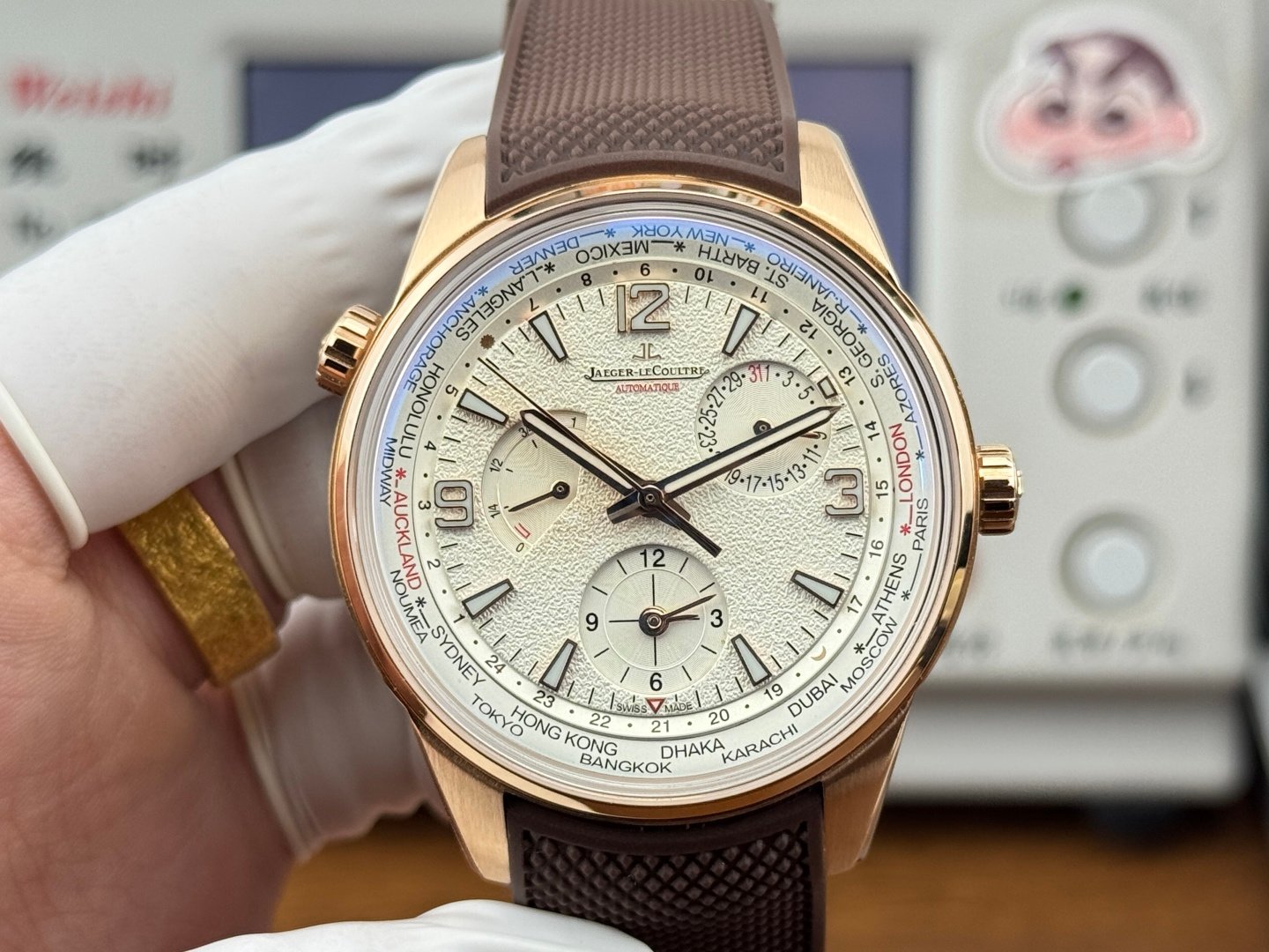 Jaeger-LeCoultre Polaris Geographic Rose Gold Silver Dial Brown Rubber Strap 42MM REF. Q9062620