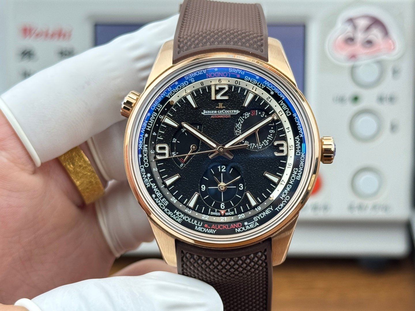 Jaeger-LeCoultre Polaris Geographic Rose Gold Black Dial Brown Rubber Strap 42MM REF. Q9062680