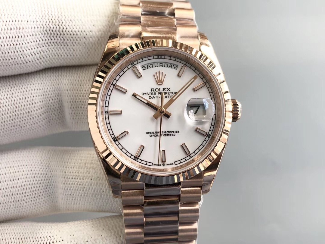 Rolex Day-Date 36 Yellow Gold Silver Dial Diamond-Set Bezel President Bracelet 36MM 118238-0731