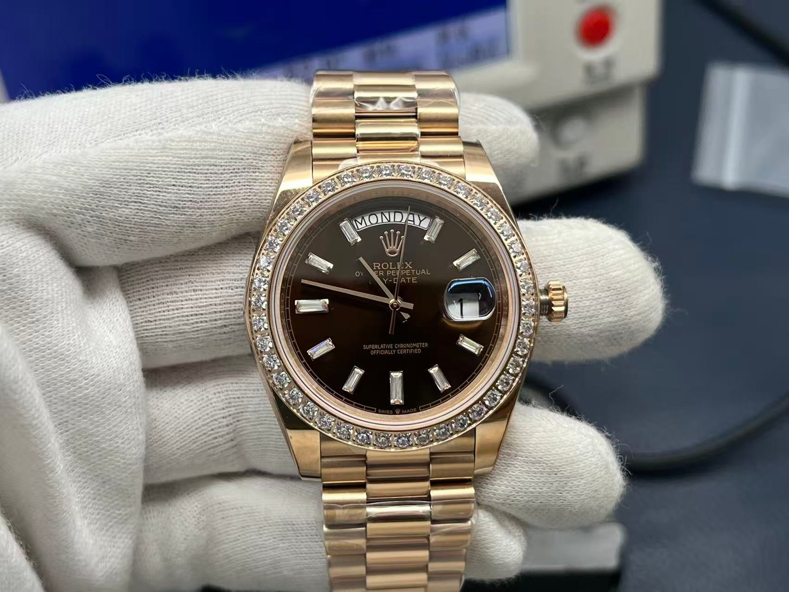 Rolex Day-Date 40 Everose Gold Chocolate Dial Baguette Diamond-Set Hour Markers Diamond-Set Bezel President Bracelet 40M Ref.228235